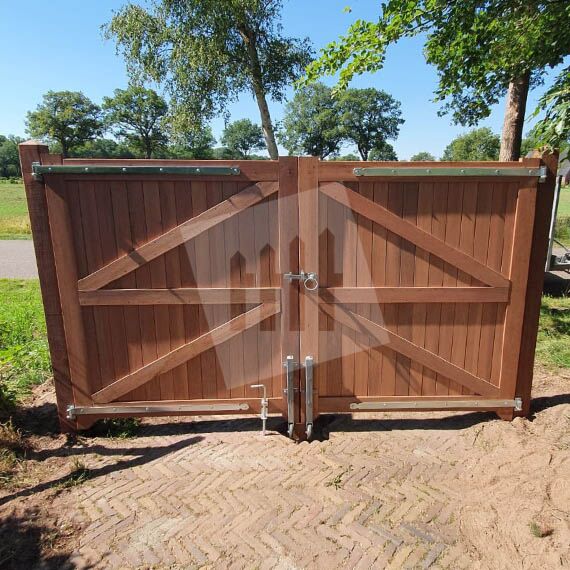 Draak Groet voedsel Dichte poort | Dubbele deuren | 125 cm | 150 cm | Tuinafscheiding.nl